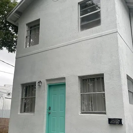 203 Miami Shared Rooms For Men Central Comfortable, Affordable-3