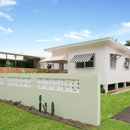Tropicana Bungalow - Retro Getaway-2