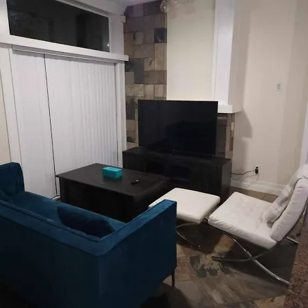 Corporate 2Br Townhouse In City Center-3