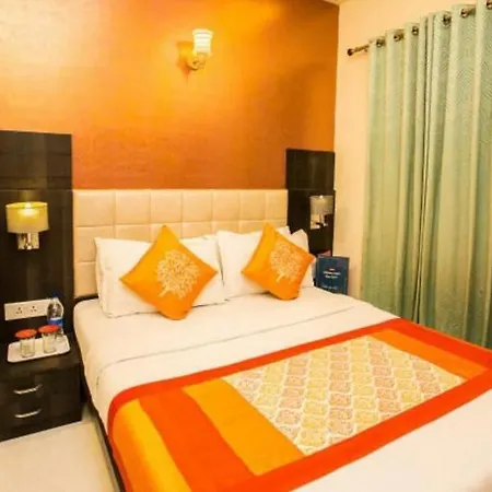 Hotel Avenue Near T-2 International Airport Mumbai-2