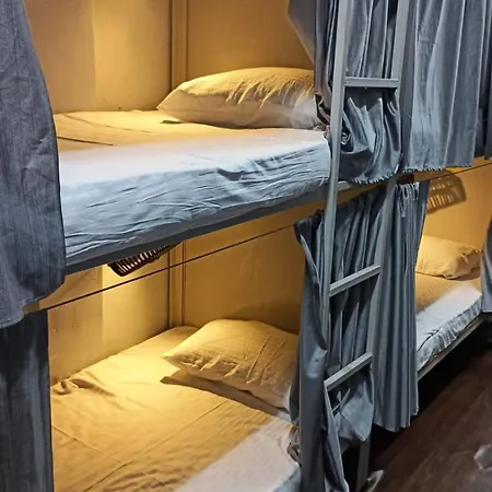 Saffron Dormitory Goregaon East-3