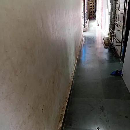 Saffron Dormitory Goregaon East-2