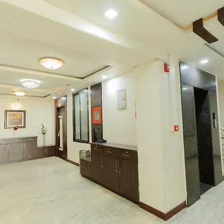 Fabhotel Signature Inn-2