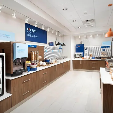 Holiday Inn Express & Suites Bronx - Barnabas Area By Ihg-3