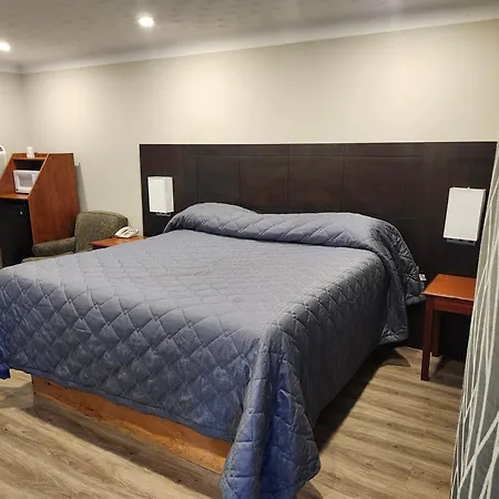 Fairway Inn & Suites-2