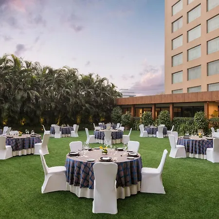 Courtyard By Marriott Mumbai International Airport-3