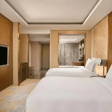 Vinpearl Landmark 81, Autograph Collection-3