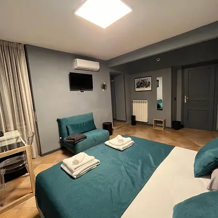 Naples Luxury Suites B&B-2