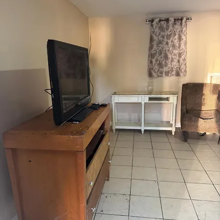 Royal Arms Motel-2