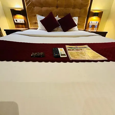Hotel Emerald Inn-2