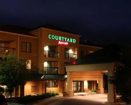 Courtyard By Marriott-3