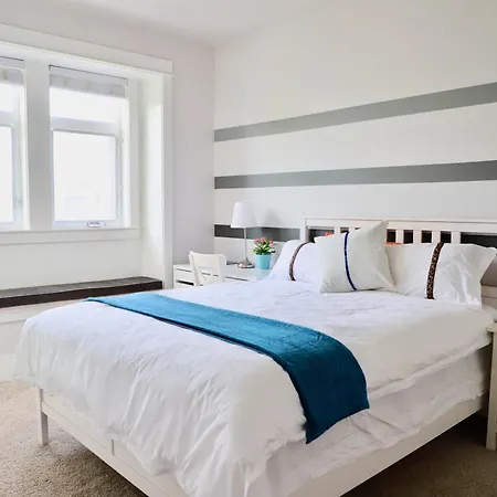 Vancouver West Cozy Retreat By Host Launch-2
