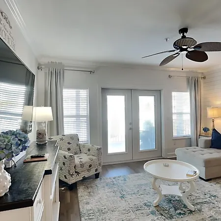 Pavilion Palms #103B-3