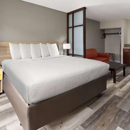 Days Inn By Wyndham Jackson Downtown-2