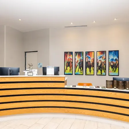 Holiday Inn Express & Suites Downtown Louisville By Ihg-3