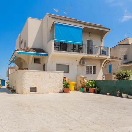 Apulia Blue Apartements & B&B-3