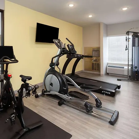 Echo Suites Extended Stay By Wyndham Madison-2