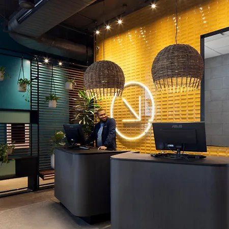 Alt Hotel Toronto Airport-2
