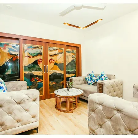 A Premium Hotel Grg Bottoms Up Villa Near Temple-Hygiene & Spacious Room-2