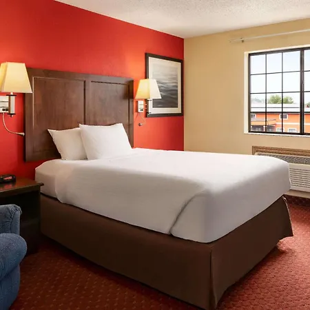 Baymont By Wyndham Cedar Rapids-2