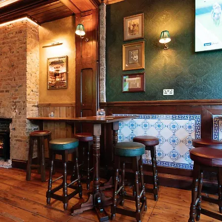 The Crown Pub & Guesthouse-2