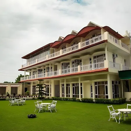 Skyview Stays I Party Lawns I Adjacent The Good Club I 1Km Sukhna Lake,Rock Garden & High Court I-3