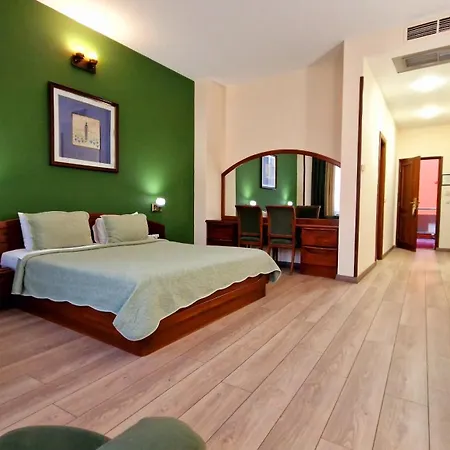 Ararat Hotel-2