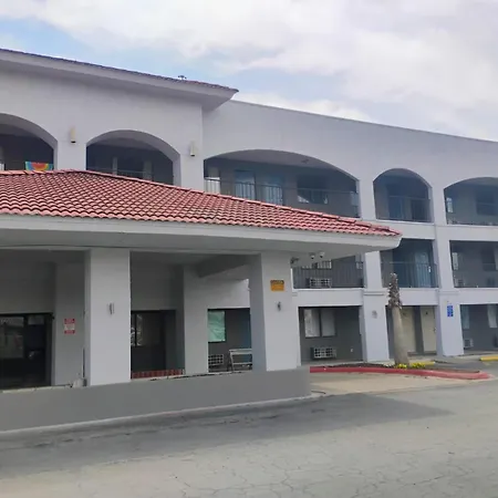 Hallmark Inn And Suites-2