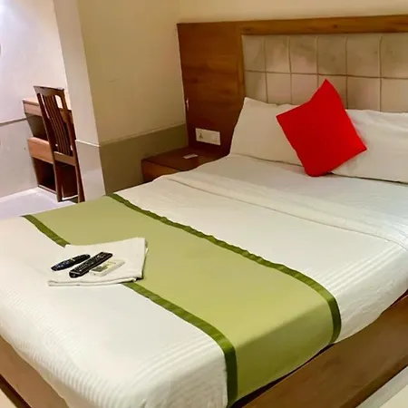 Glitz Hotels The Regal- Next To Mumbai Airport-2