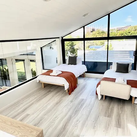 Amazing Ocean Villa Close To Natural Rock Pools-3