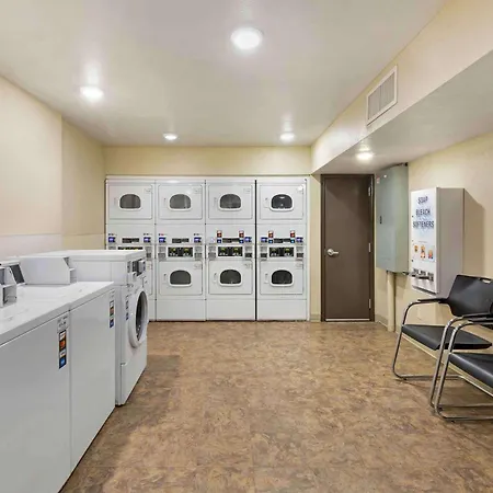 Extended Stay America Select Suites - Cleveland - Airport-3