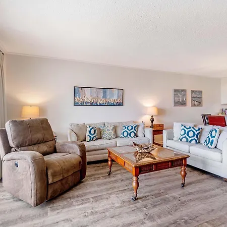 Emerald Oasis, Emerald Oasis- Gulf Front, Great For Families And Close To Destin Harbor!-3