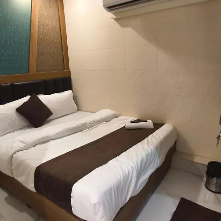 Hotel Crest Inn-2