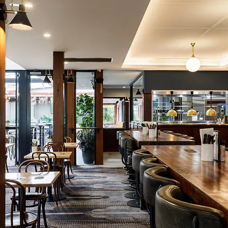 The Lakes Hotel, Rosebery-3