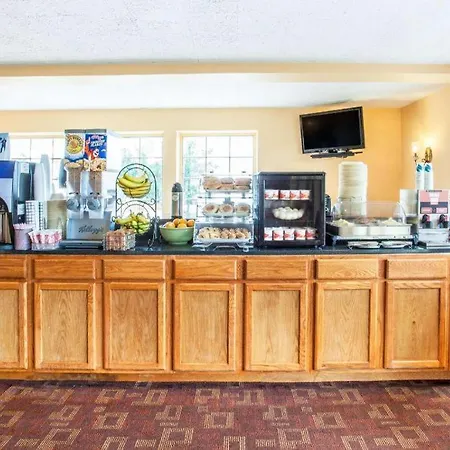 Travelodge By Wyndham South Burlington-3