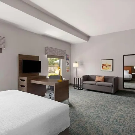Hampton Inn & Suites Savannah-Airport-2