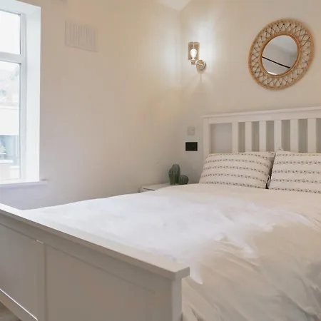 Central 2Br Entire Home For Families & Groups ,Walk To Croke Park-2