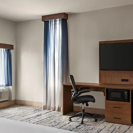 La Quinta Inn & Suites By Wyndham Austin South-3