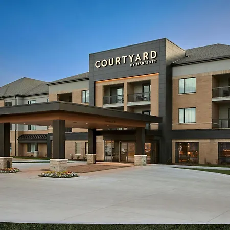 Courtyard Wausau-2