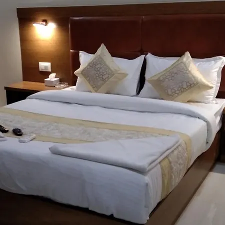 Hotel Crystal Luxury Inn- Bandra-2
