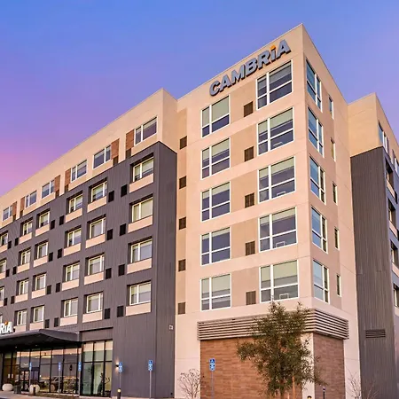 Cambria Hotel Burbank Airport-3