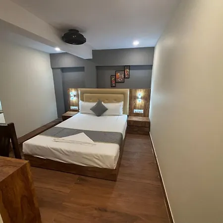 Hotel Z-A-R-A Park Goregaon West-3