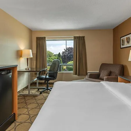 Comfort Inn West-2