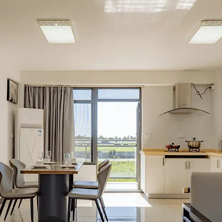 Ocean Breeze Apartment Hotel-2