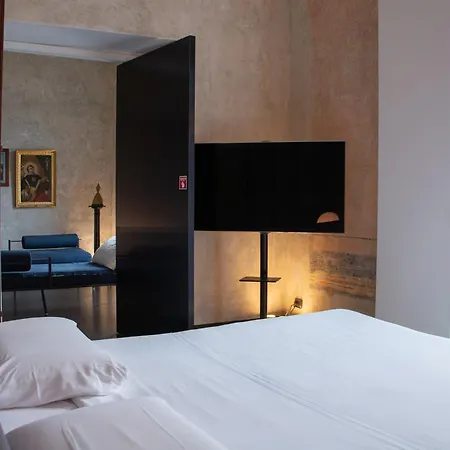 Tutt 'E Sant Luxury Rooms-2