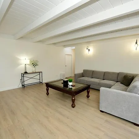 Effortless Sd Getaway Spacious Yard Prime Location-2