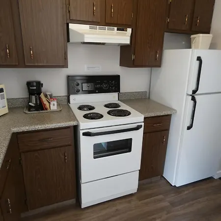 Recreation Inn And Suites Kelowna-2