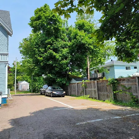 Andy'S Blue House-2
