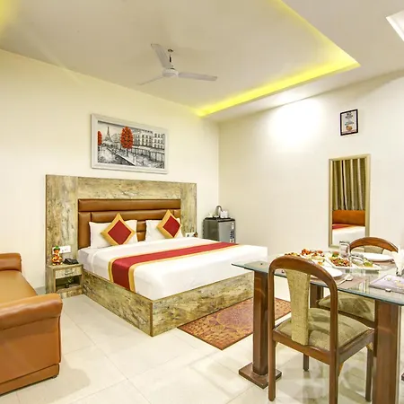 Gracious By Vishesh Hotels & Home Stay-2