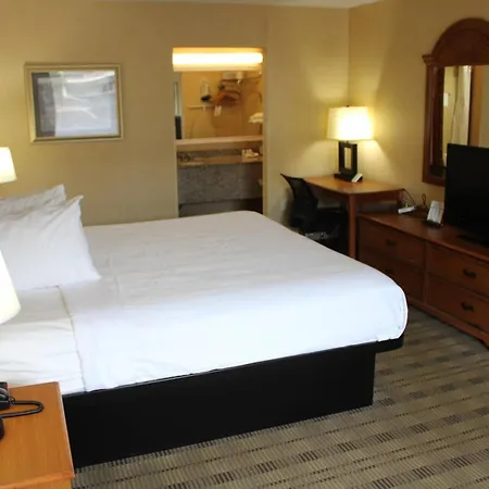 Rodeway Inn Lynchburg Near University-2